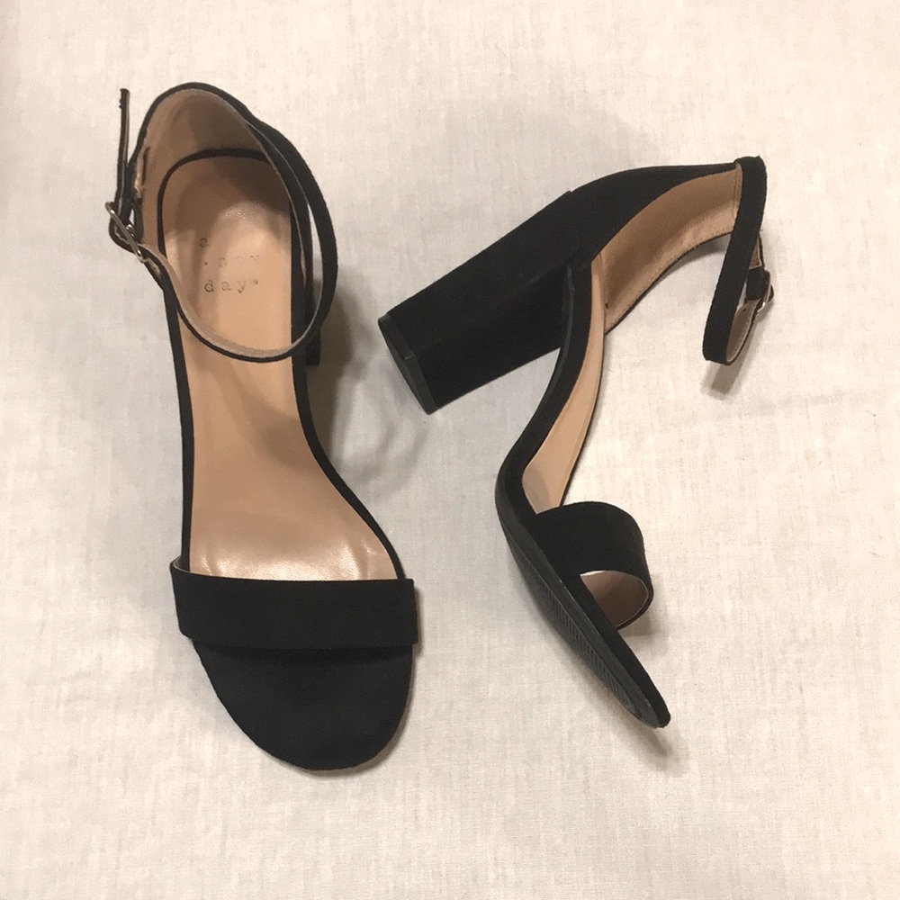 A New Day - Block Heel Sandal, Black